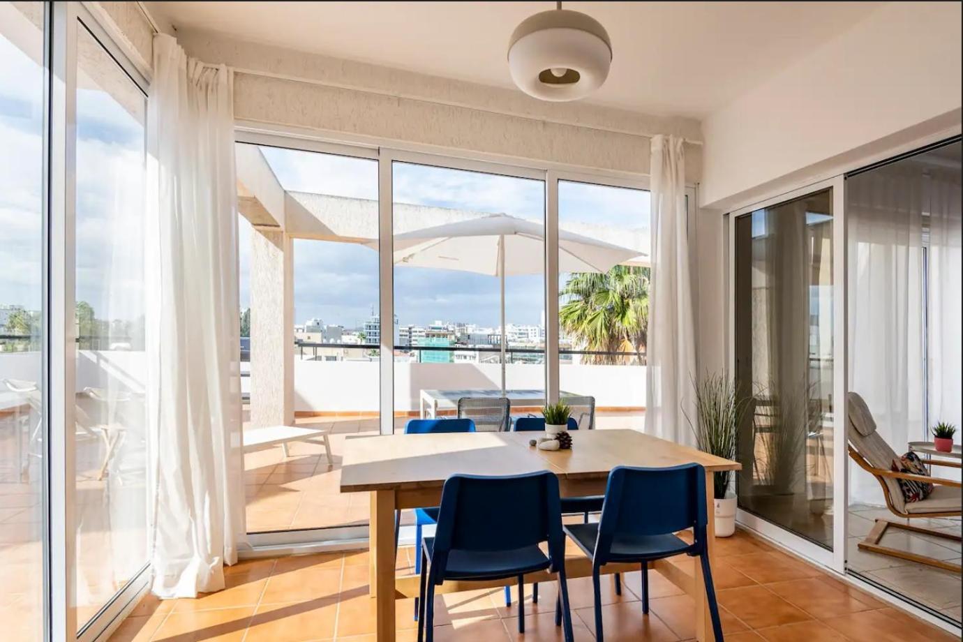 Top Floor Apartment City Center ラルナカ エクステリア 写真