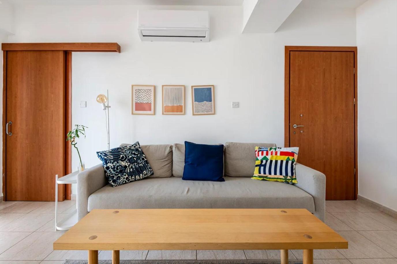 Top Floor Apartment City Center ラルナカ エクステリア 写真