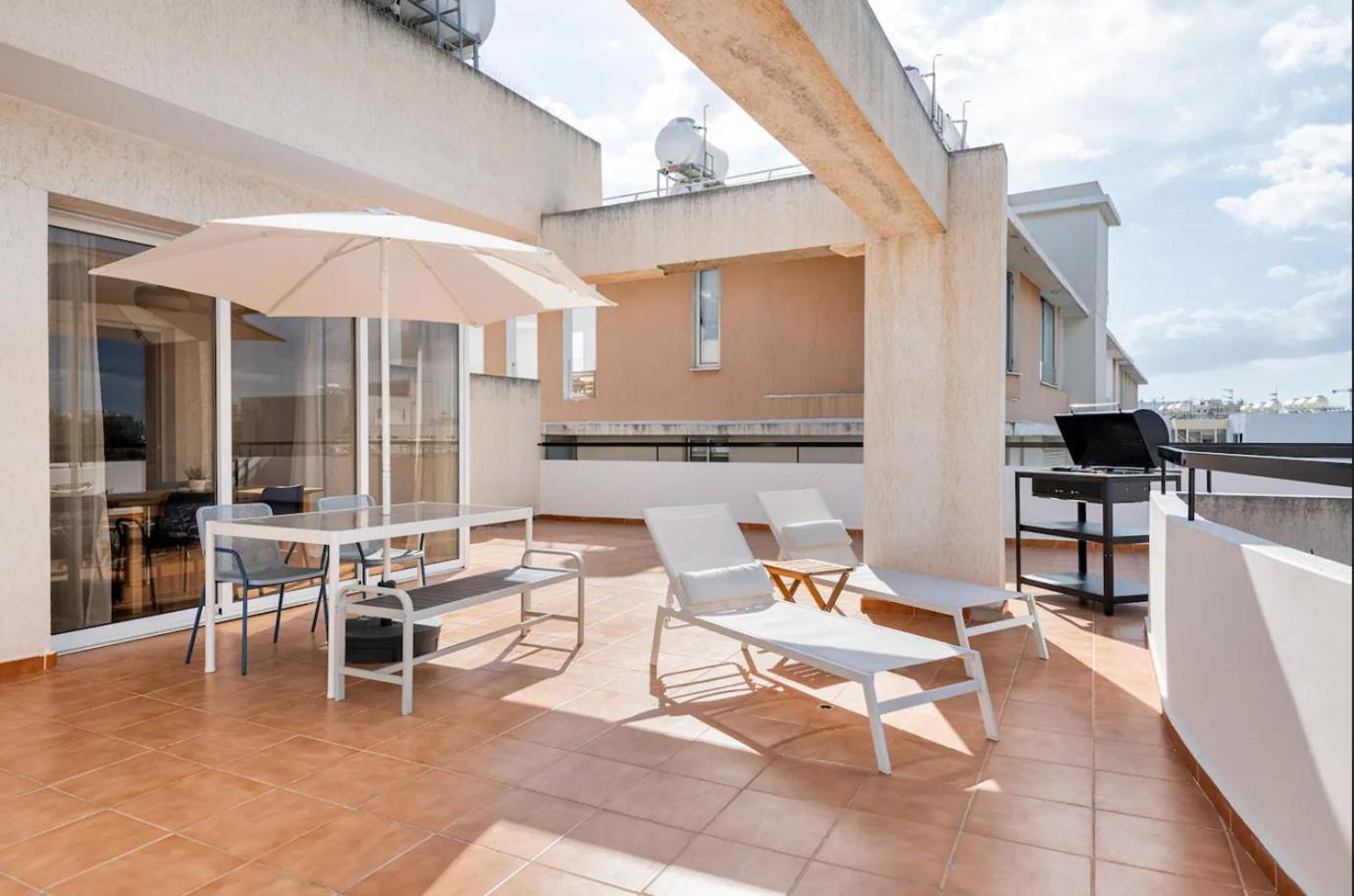 Top Floor Apartment City Center ラルナカ エクステリア 写真